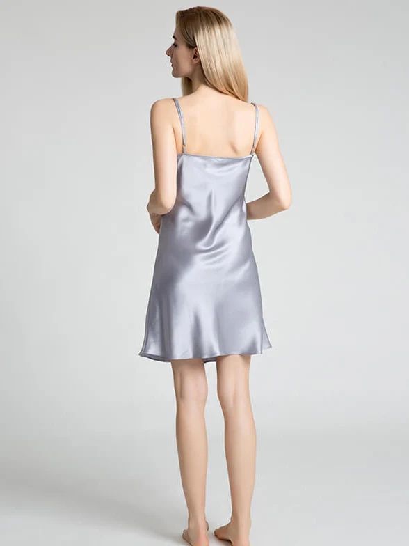 19 Momme Classic Round Neck Mid-Length Silk Chemise