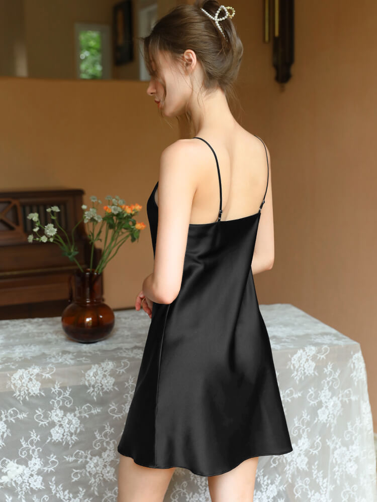 19 Momme Flirty Strappy Eye-catching Mini Silk Nightgown