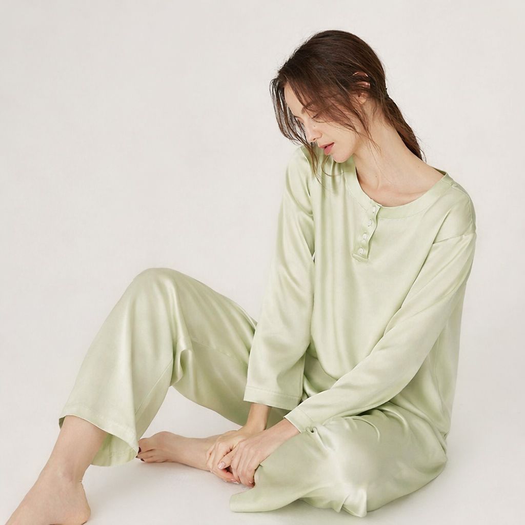 22 Momme Round Neck Long Sleeve Pullover Silk Pajama Set for Women