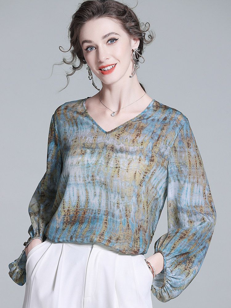 Women's Pastel Blue Printed Lantern Sleeve Lightweight V-Neck Silk Blouse