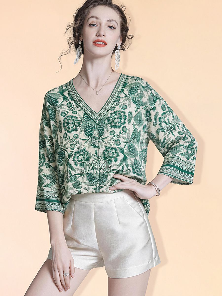 Women's 100% Mulberry Silk Green Floral Print V-Neck Blouse Elegant Relaxed Fit 3/4 Sleeve Silk Shirt