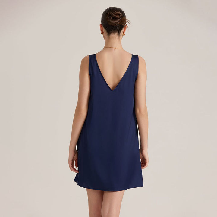 22 Momme Women's Relaxed-Fit Sleeveless V-Neck Silk Nightgown