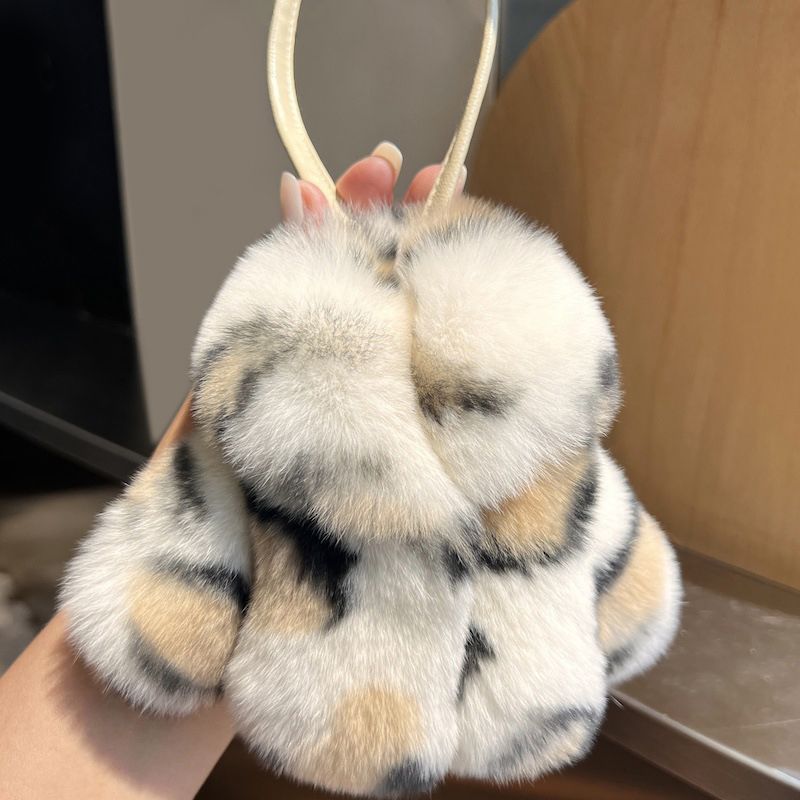 Real Rabbit Fur Winter Coat Style Keychain Fluffy Furry Cute Fur Key Ring for Women