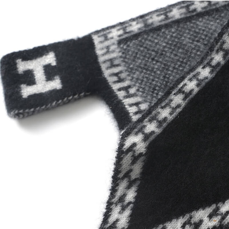 Women's Patterned 100% Cashmere Knitted Scarf with Letter "H" Detail