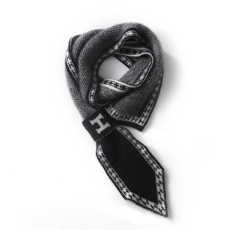 Women's Patterned 100% Cashmere Knitted Scarf with Letter "H" Detail