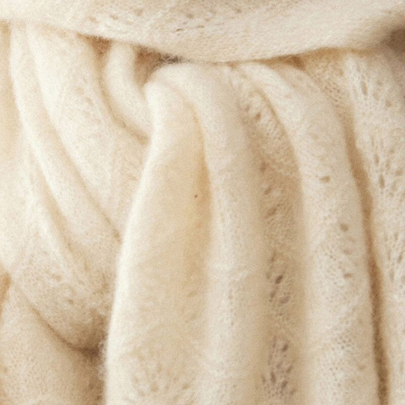 Women's Scalloped Edge Textured Knit 100% Cashmere Scarf