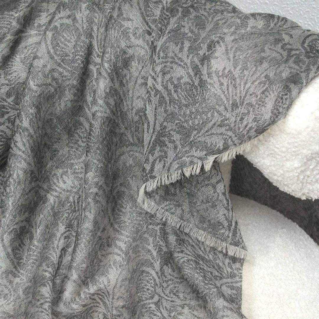 Women Summer Elgant Jacquard Lightweight Cashmere Square Shawl