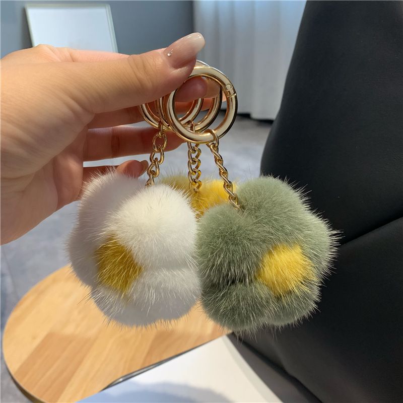 Cute Real Mink Fur Flower Car Keychain Fluffy Pom-Pom Luxury Bag Charm