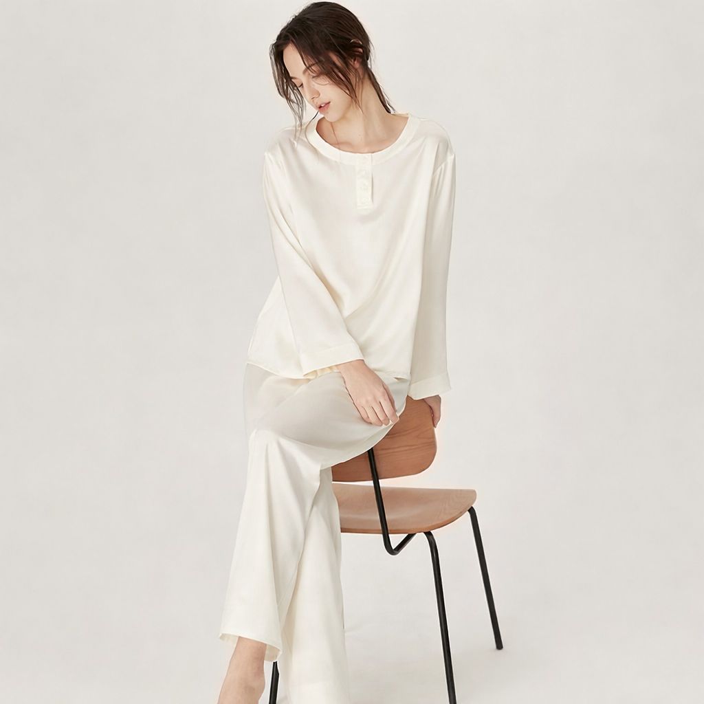 22 Momme Round Neck Long Sleeve Pullover Silk Pajama Set for Women