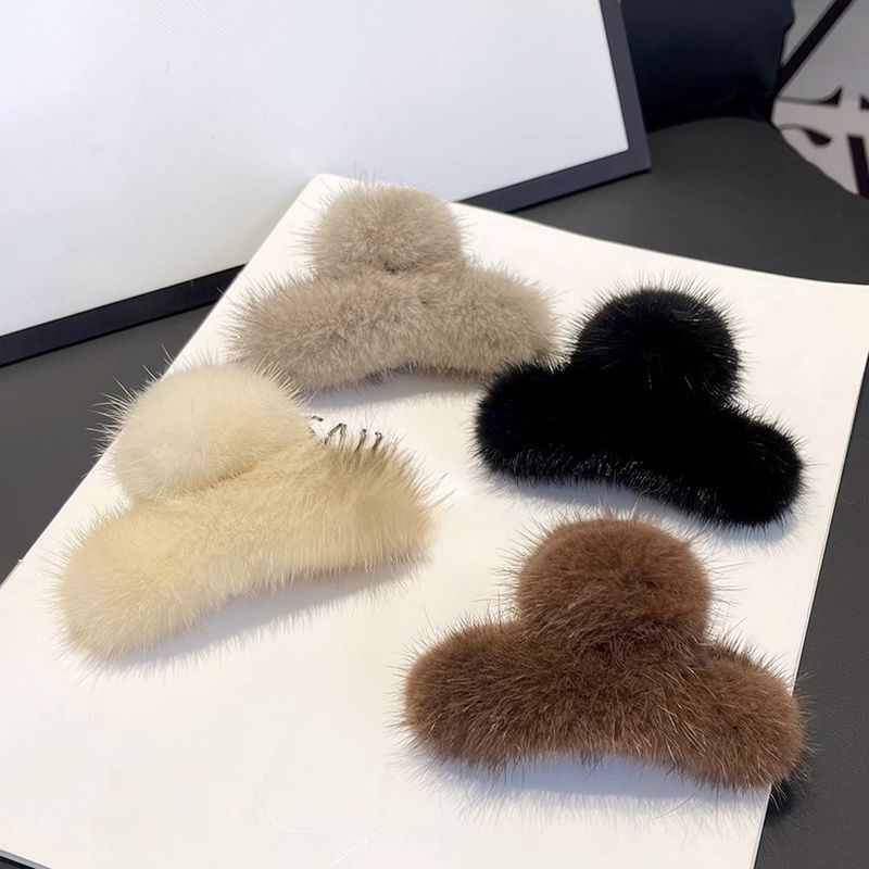 Women's Real Mink Fur Claw Clip Fluffy Hair Clamp Winter Cute Shark Clip Hair Accessories