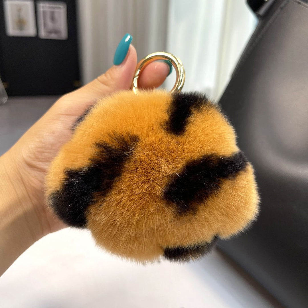Luxury Real Rex Rabbit Fur Cat Paw Keychain Ultra-Plush Kitten Toe Beans Bag Charm Premium Car Key Ring Accessory
