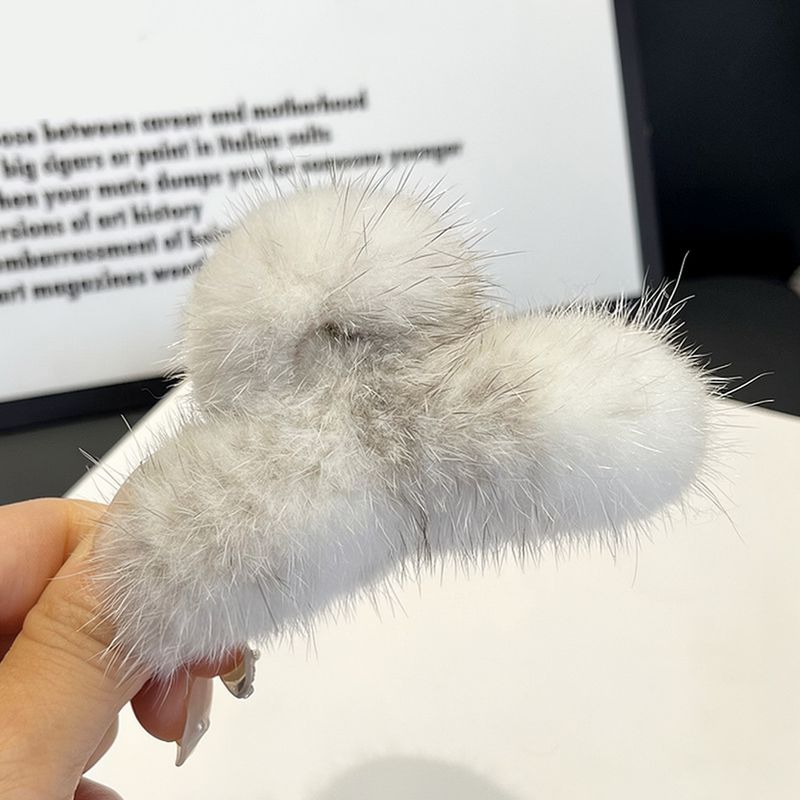 Women's Real Mink Fur Claw Clip Fluffy Hair Clamp Winter Cute Shark Clip Hair Accessories