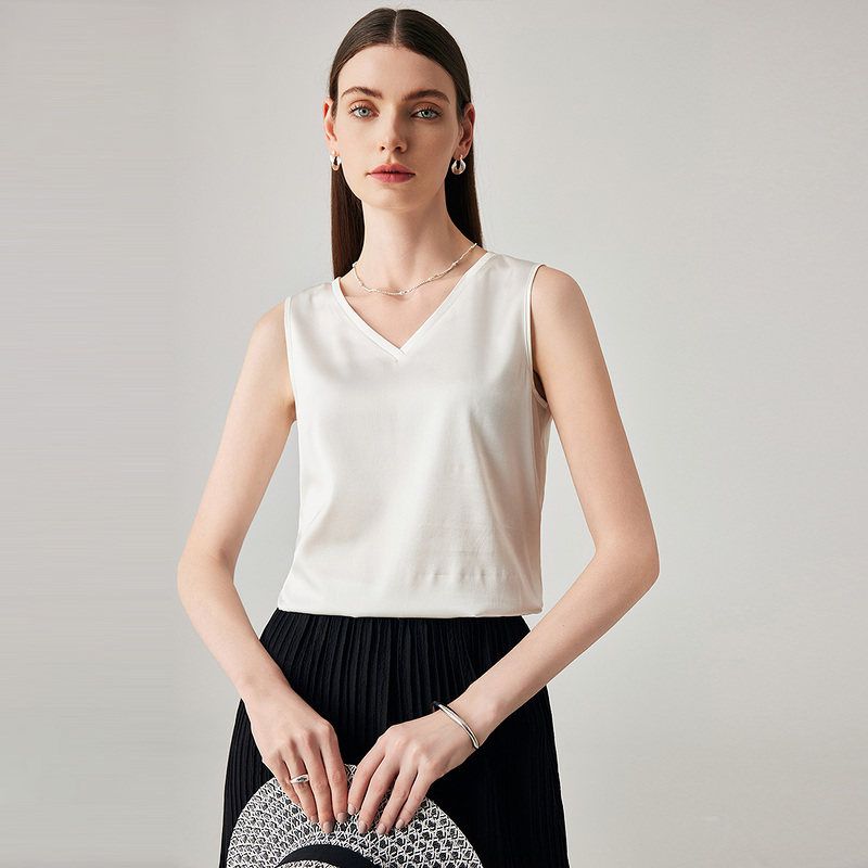 22 Momme V-Neck Sleeveless Silk Tank Top for Women